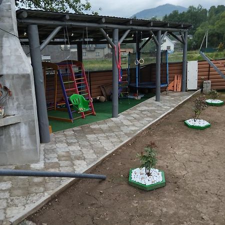 Apartamento У Ондраша Yasinya Exterior foto